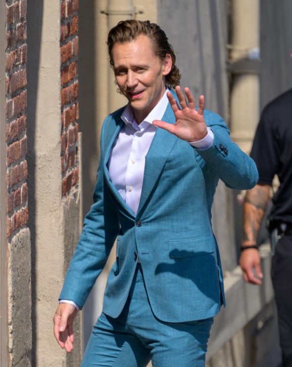 Tom Hiddleston contact